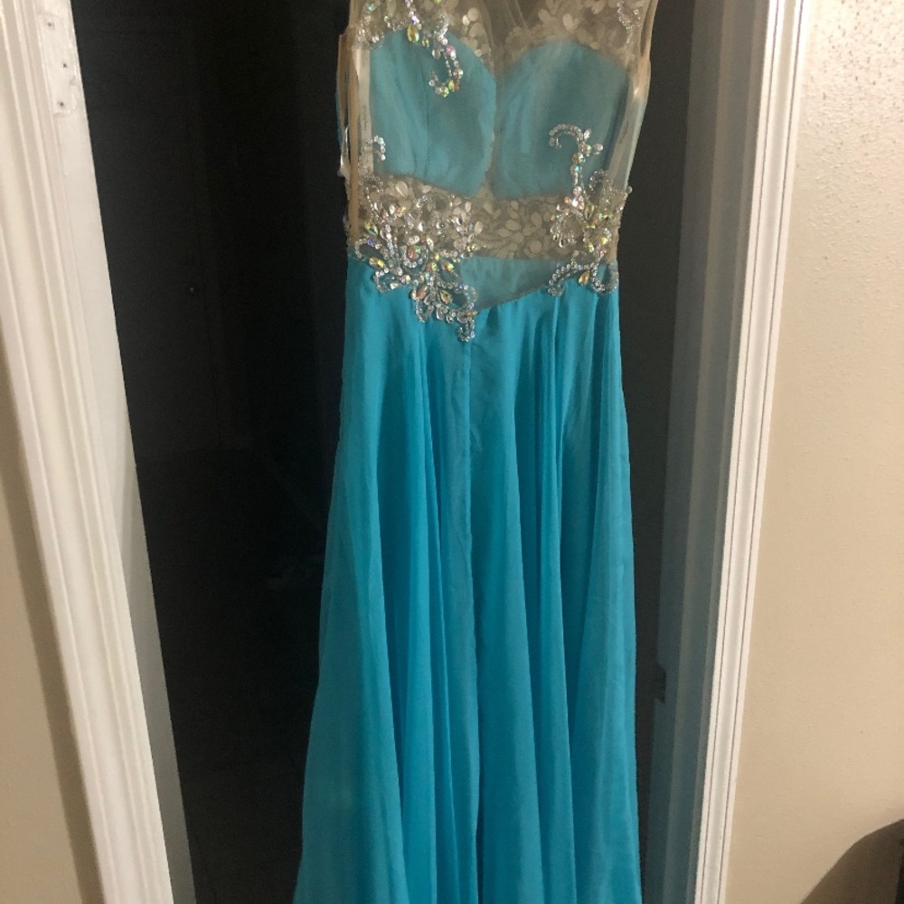 Dress - Picture 2 of 4